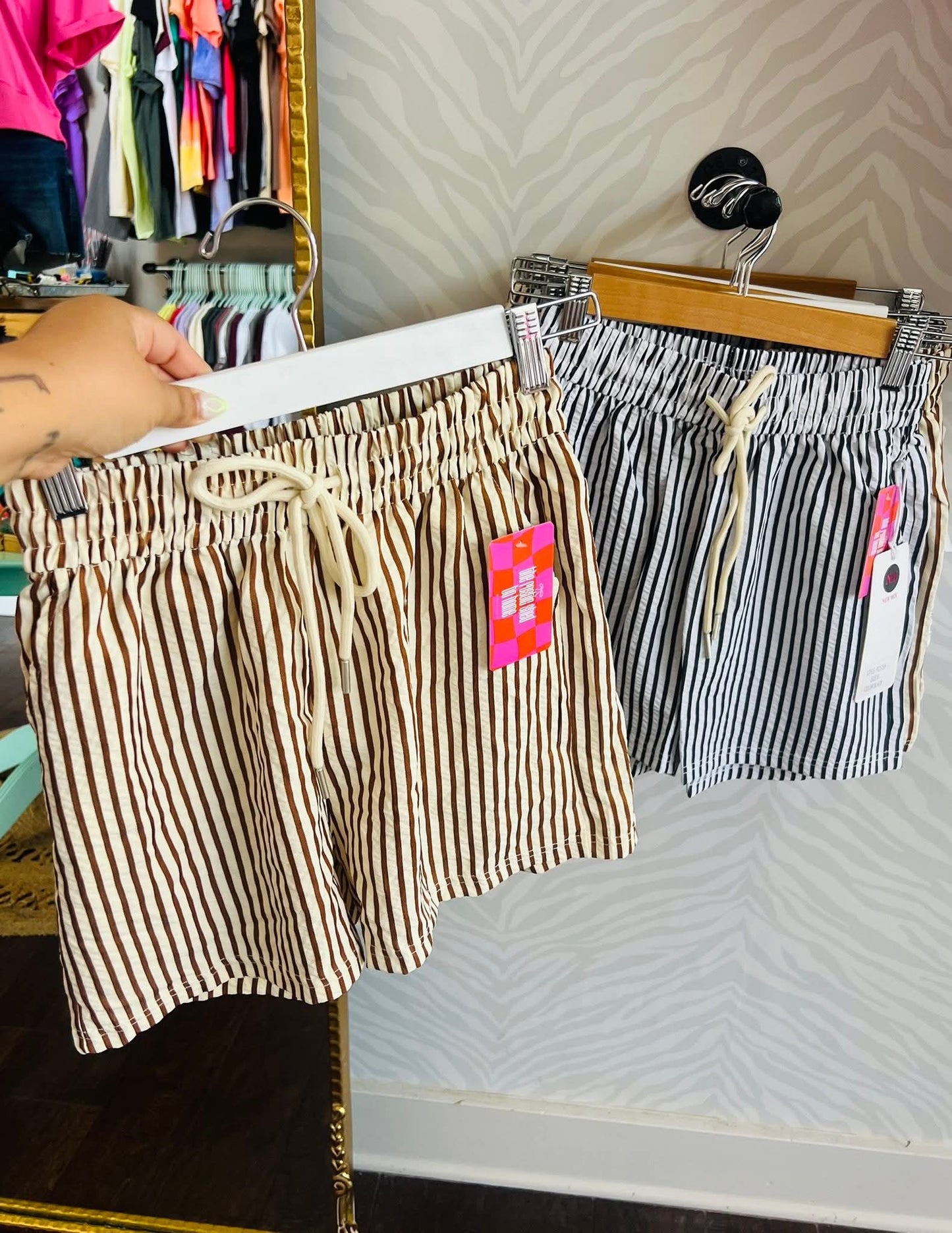 BREEZY STRIPE SHORTS