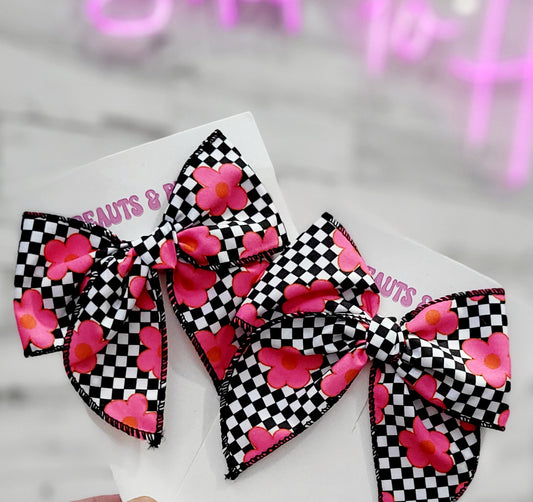 CHECKERED FLORAL BOW