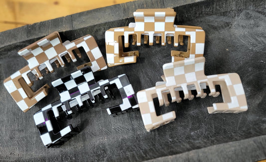 CHECKERED TRUCKER HAT CLAW CLIPS