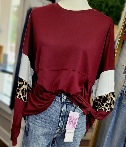 MAROON LEO TOP