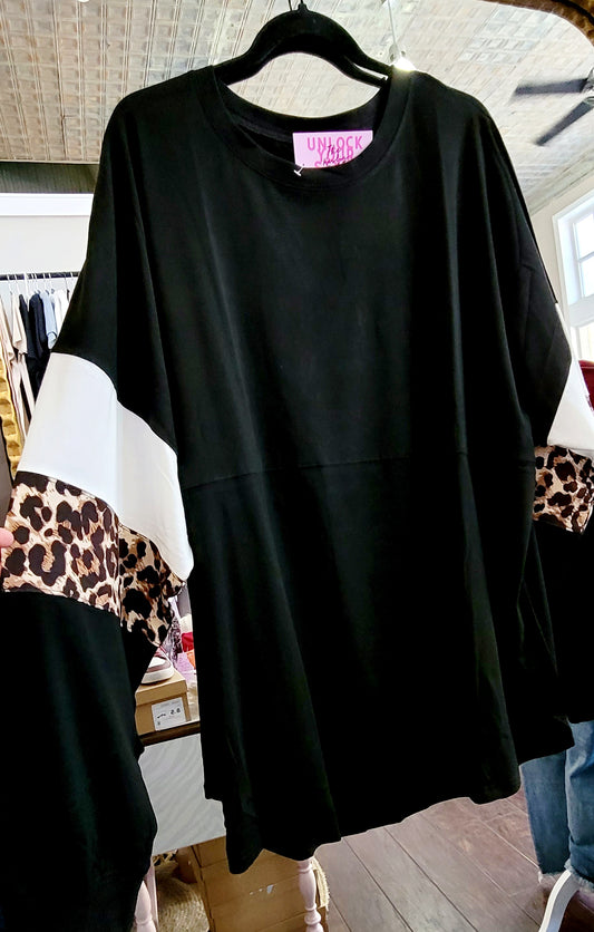BLACK LEO TOP